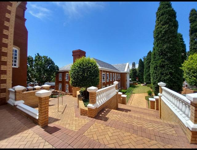 784M² OFFICE TO LET IN BRYANSTON